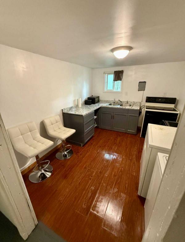 1984 Manufactured Home