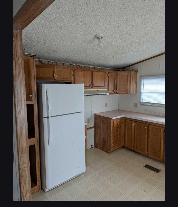 Photo 1 of 1 of home located at 527 Continental Lane New Castle, PA 16101