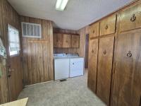 1981 LANCER HOMES INC.	 ROYAL MONARCH Manufactured Home