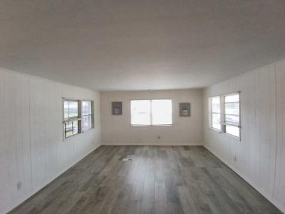 Photo 4 of 8 of home located at 1307 S Parrott Ave Lot 73 Okeechobee, FL 34974