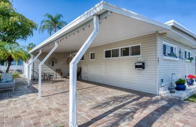 Photo 4 of 34 of home located at 18675 U.s. Hwy 19 N. Lot 301 Clearwater, FL 33764