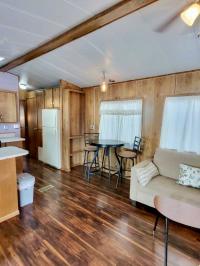 1986 Kensington Park Model Mobile Home