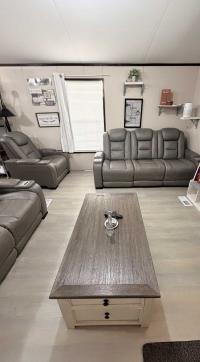 2017 Oak Creek Mobile Home