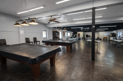 Photo 4 of 23 of home located at 6900 Ulmerton Rd Largo, FL 33771