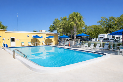 Photo 2 of 23 of home located at 6900 Ulmerton Rd Largo, FL 33771