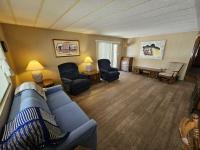 1977 Hillcrest Manufactured Home