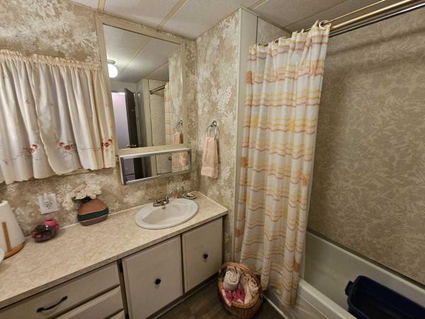 1977 Hillcrest Manufactured Home