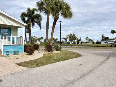 Photo 3 of 20 of home located at 933 Montego W Venice, FL 34285