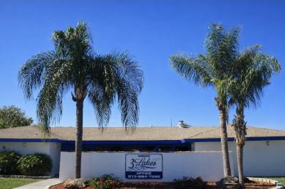 Photo 4 of 32 of home located at 9815 Cedar Street Tampa, FL 33635