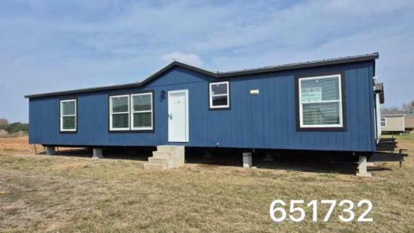 Photo 1 of 2 of home located at Oak Creek Home Center 20305 Interstate 35 S Lytle, TX 78052