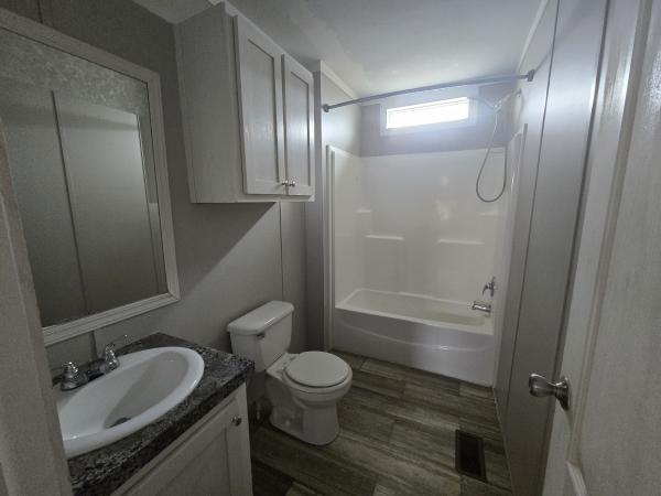 2021 Champion 24-10G-CSD2860M Mobile Home