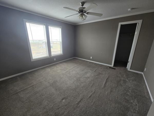 2021 Champion 24-10G-CSD2860M Mobile Home