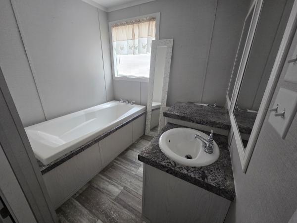 2021 Champion 24-10G-CSD2860M Mobile Home