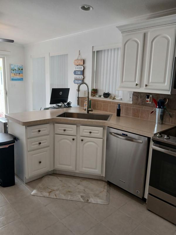 2005 Champion RAP1652H21083 Mobile Home