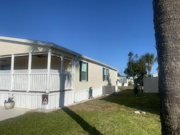 2005 Champion RAP1652H21083 Mobile Home