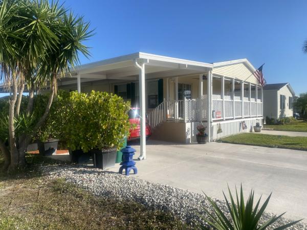 2005 Champion RAP1652H21083 Mobile Home