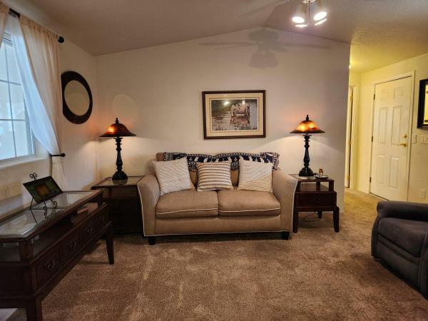 1999 CAVCO Mobile Home