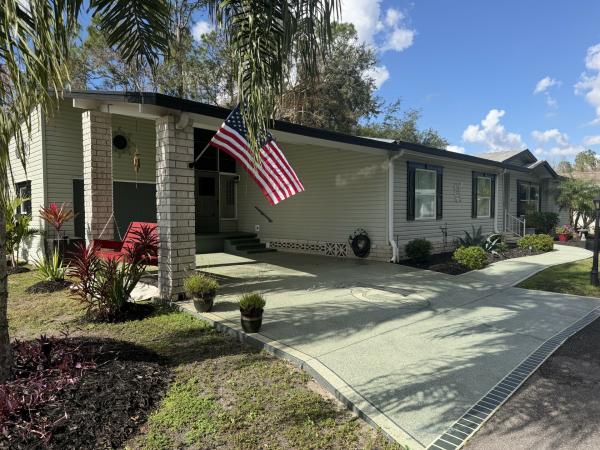 2000  Mobile Home For Sale