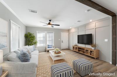 Photo 3 of 18 of home located at 507 Sheehan Way Lady Lake, FL 32159