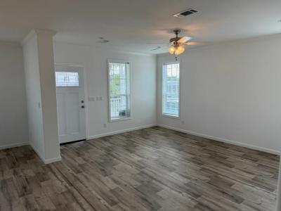 Photo 4 of 14 of home located at 310 8th Street Nokomis, FL 34275