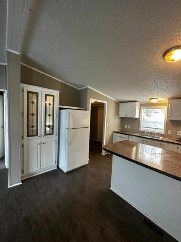 2001 Oakwood Homes Corp Mobile Home For Sale