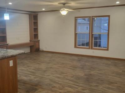 Photo 3 of 20 of home located at 1143 Lake Terrace Elgin, IL 60123