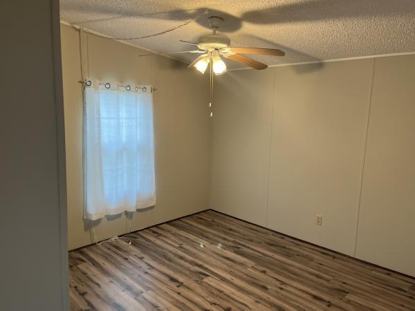 1988 Fleetwood 2 Mobile Home