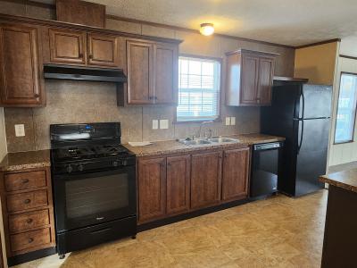 Photo 2 of 6 of home located at 463 Buchanan Dr Davison, MI 48423