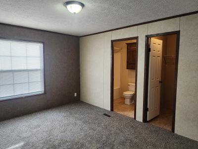 Photo 4 of 6 of home located at 463 Buchanan Dr Davison, MI 48423