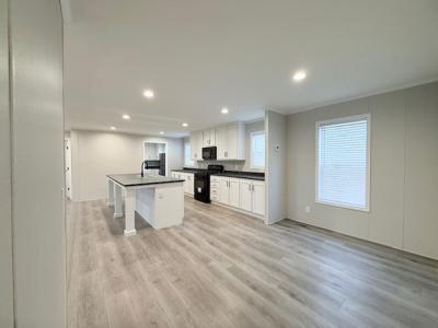 Photo 5 of 23 of home located at 29638 Danbury Court #240 Chesterfield, MI 48051