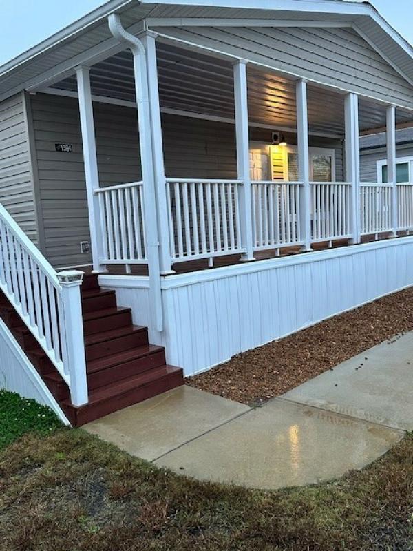 Photo 1 of 2 of home located at 1390 Howlin Wolf Cr N Memphis, TN 38127