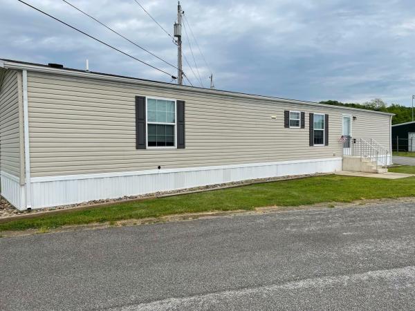 2015 Adventure 1662U  Home