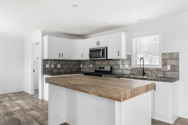 2026 REDMAN NORTHWOOD SW 18 122RENW- 1666H22193  Home