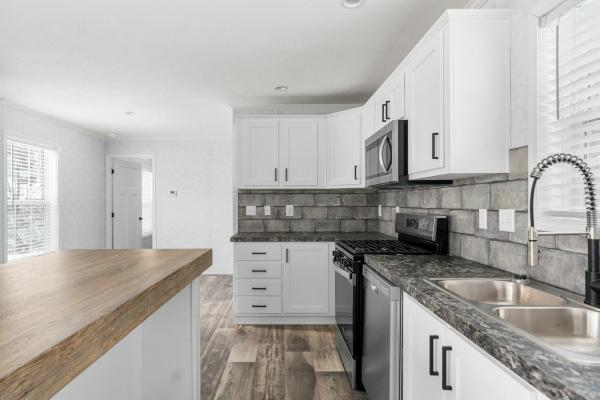 2026 REDMAN NORTHWOOD SW 18 122RENW- 1666H22193  Home