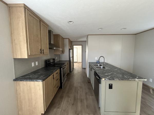 2022 76CEJ16663AH22  Home