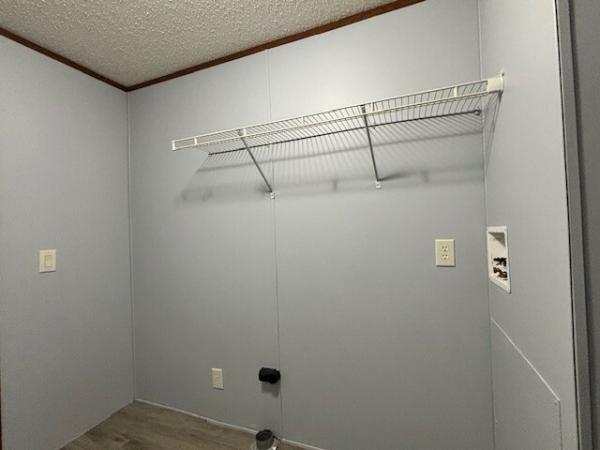 2018 LH168032AF  Home