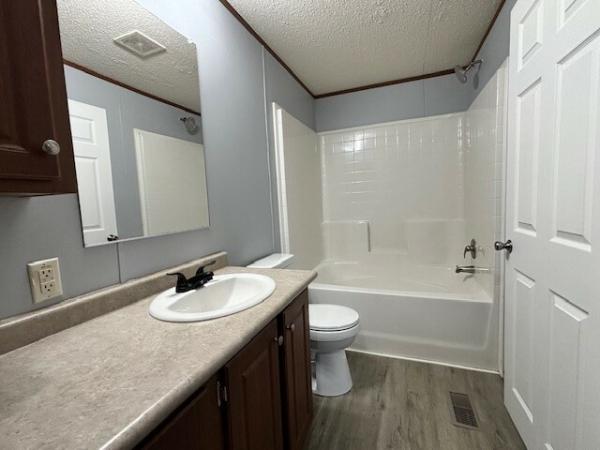 2018 LH168032AF  Home