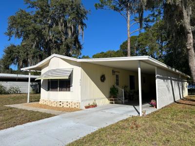 Photo 3 of 23 of home located at 272 Daffodil Drive Fruitland Park, FL 34731