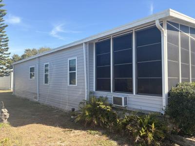 Photo 3 of 13 of home located at 1121 48th Avenue Drive Bradenton, AL 34203