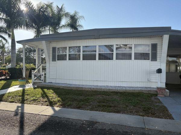 Photo 1 of 2 of home located at 1071 Donegan Rd Lot 123 Largo, FL 33771