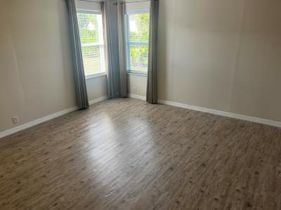 Photo 4 of 11 of home located at 2612 88th Street E Palmetto, FL 34221