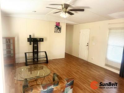 Photo 4 of 18 of home located at 564 Drage Drive Apopka, FL 32703