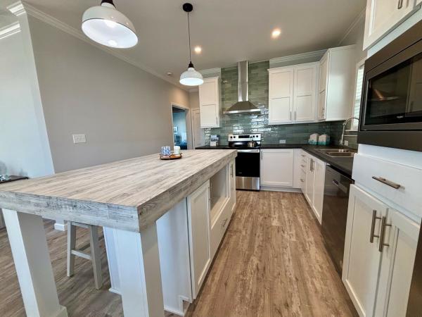 2024 Palm Harbor 340LS28522J(2b/2b) Mobile Home