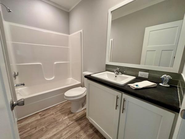 2024 Palm Harbor 340LS28522J(2b/2b) Mobile Home