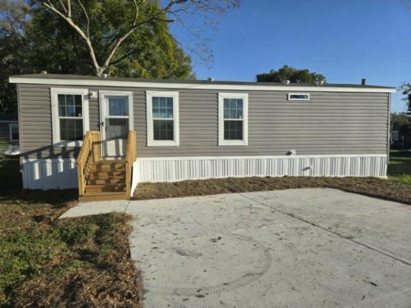 Photo 1 of 2 of home located at 1311 Us 92 W, Lot 64 Auburndale, FL 33823