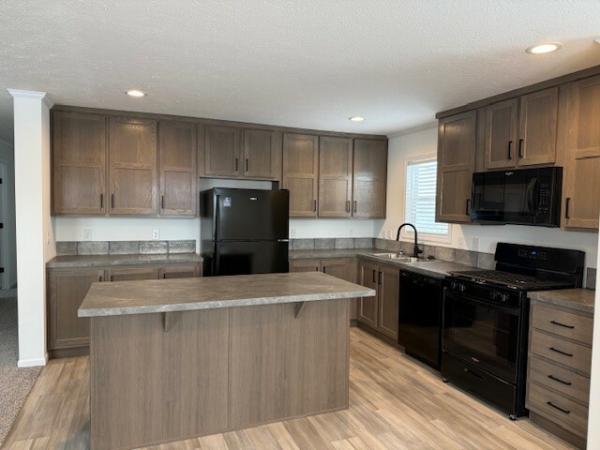 2025 Champion RAPB2848H32160 Mobile Home