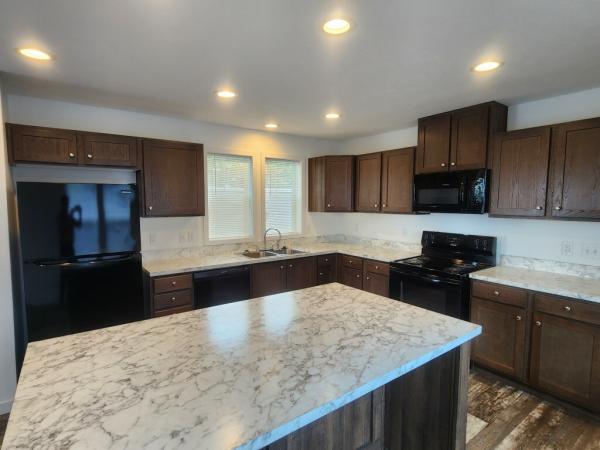 2022 Clayton 81RSH16602AH21 Mobile Home