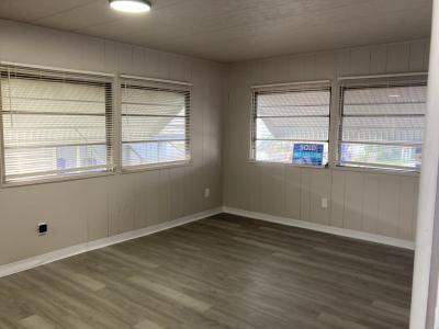 Photo 5 of 9 of home located at 155 Sterling Drive East Lakeland, FL 33815