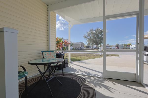 2017 Homes of Merit FL26100PHA102168AB Mobile Home