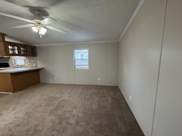 2004 KNT na Mobile Home